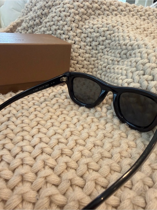 Burberry Sunglasses with Dark Lenses main image 6